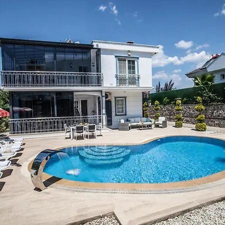 ölüdeniz Ovacık Bölgesinde 3 Yatak Odalı